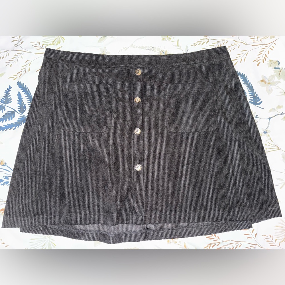 “PLUS SIZE” Black Corduroy Button-Front Skirt